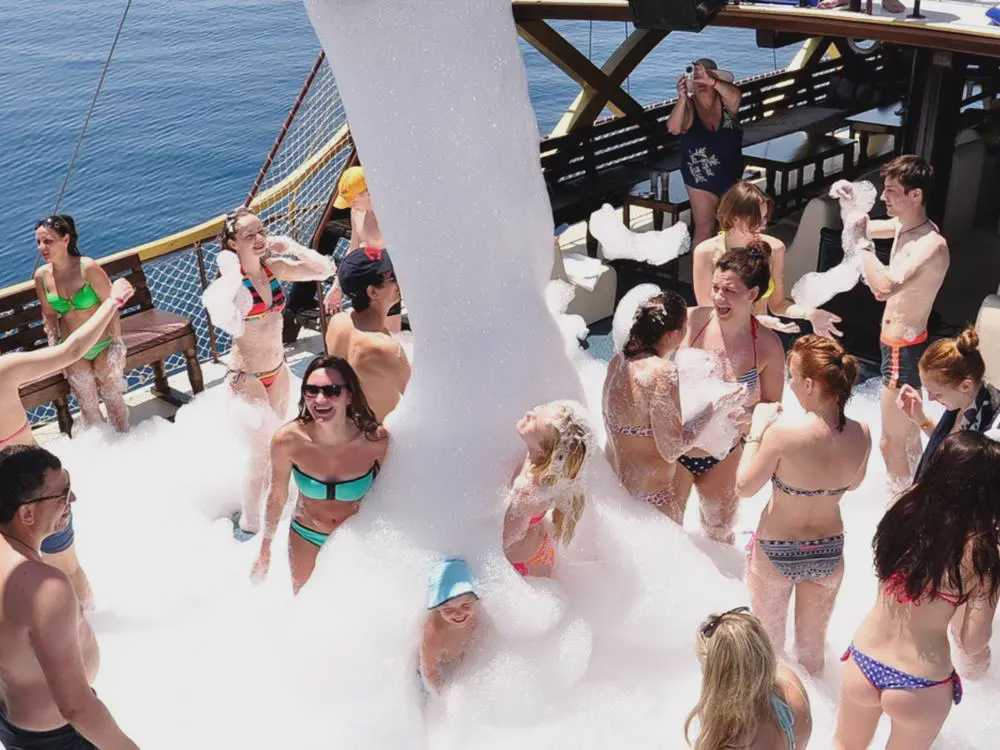 Ölüdeniz pirate boat